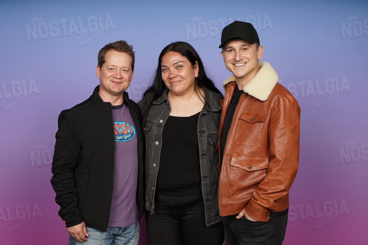 barajasruby13's tweet photo. THESE PHOTO OPS ARE EVERYTHING 😍 https://t.co/DgVsBrtKOh