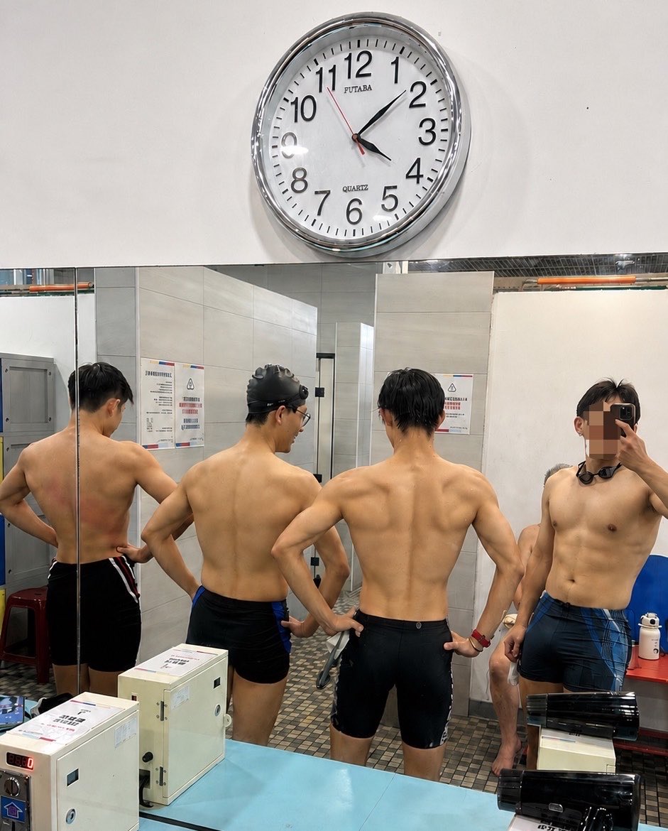 Erossss_021041's tweet photo. 好吧我是那個唯一不會游泳的
真的浮不起來一點 https://t.co/02QPWW8n6X