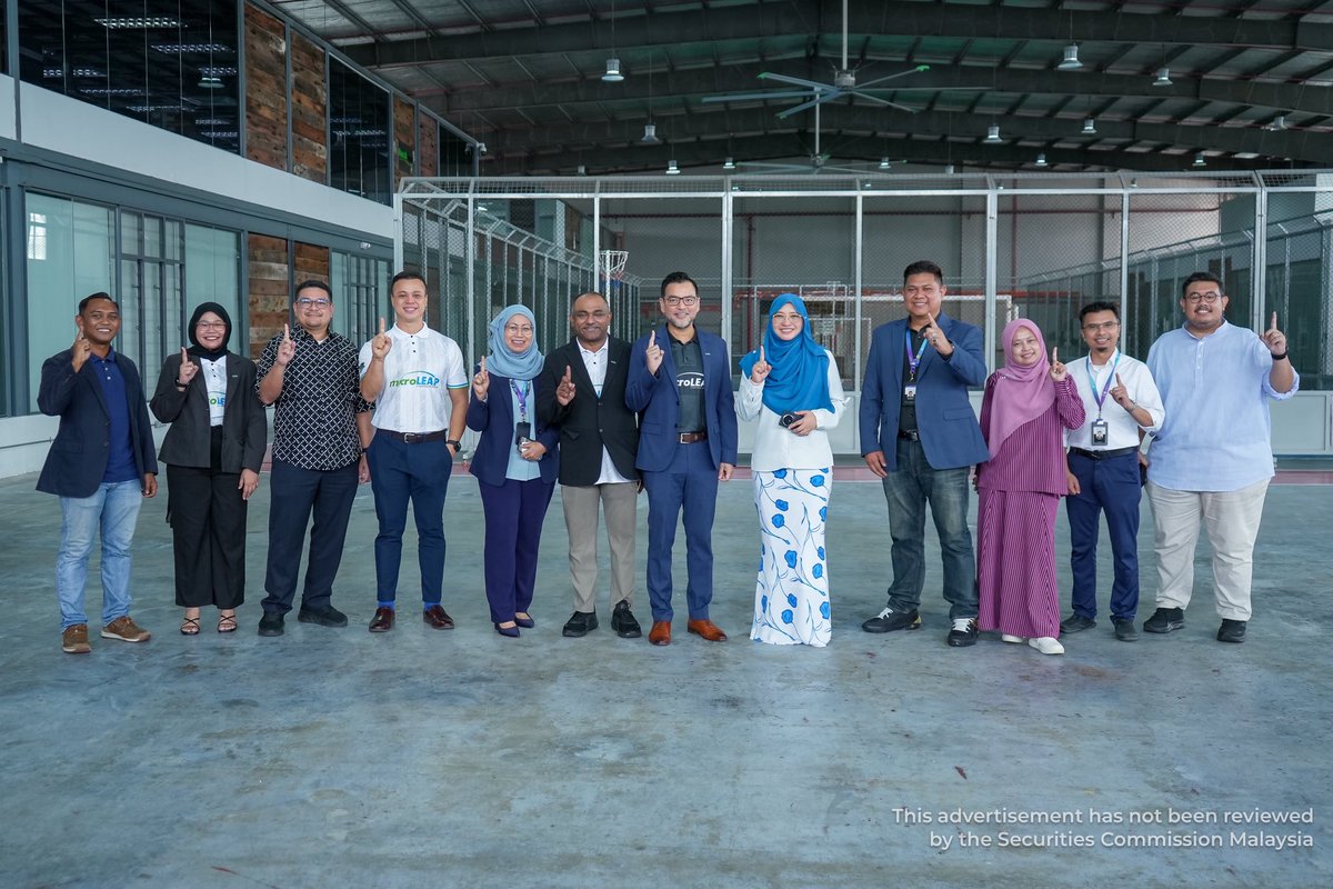 microleapasia's tweet photo. Memeterai langkah baharu ke arah memperkukuh ekosistem perniagaan dan pembiayaan alternatif.

microLEAP dan CASB telah mengadakan Majlis Menandatangani Perjanjian Kerjasama yang menandakan komitmen bersama dalam mewujudkan lebih banyak peluang serta sokongan kepada komuniti perniagaan.

Majlis ini disempurnakan oleh Tunku Danny Nasaifuddin Mudzaffar, Ketua Pegawai Eksekutif microLEAP dan Pn Hajah Afidah Kamaruddin, Ketua Pegawai Eksekutif CASB, serta turut disaksikan oleh Mohammad Hafiz Jamaluddin, Ketua Platform Bersepadu Halal.

Semoga kerjasama strategik ini membuka lebih banyak ruang pertumbuhan dan manfaat kepada usahawan tempatan.

Ikuti perkembangan terkini kami di media sosial:

Facebook, Instagram, Threads, TikTok, X & YouTube: microleapasia
Linkedln: microLEAP
RedNote: microLEAPPLT