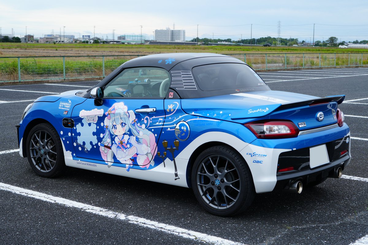 nanahoshino7's tweet photo. 製作完了です！

COPEN GR'S
SNOW MIKU CONCEPT(V5)
2021 &amp; 2023 Ver.

製作、デザイン：自分
イラスト原案：杏夏蜜柑 様 (@natumikan007723)

フルカッティング仕様（一部公式品流用） https://t.co/5fypXqShNc