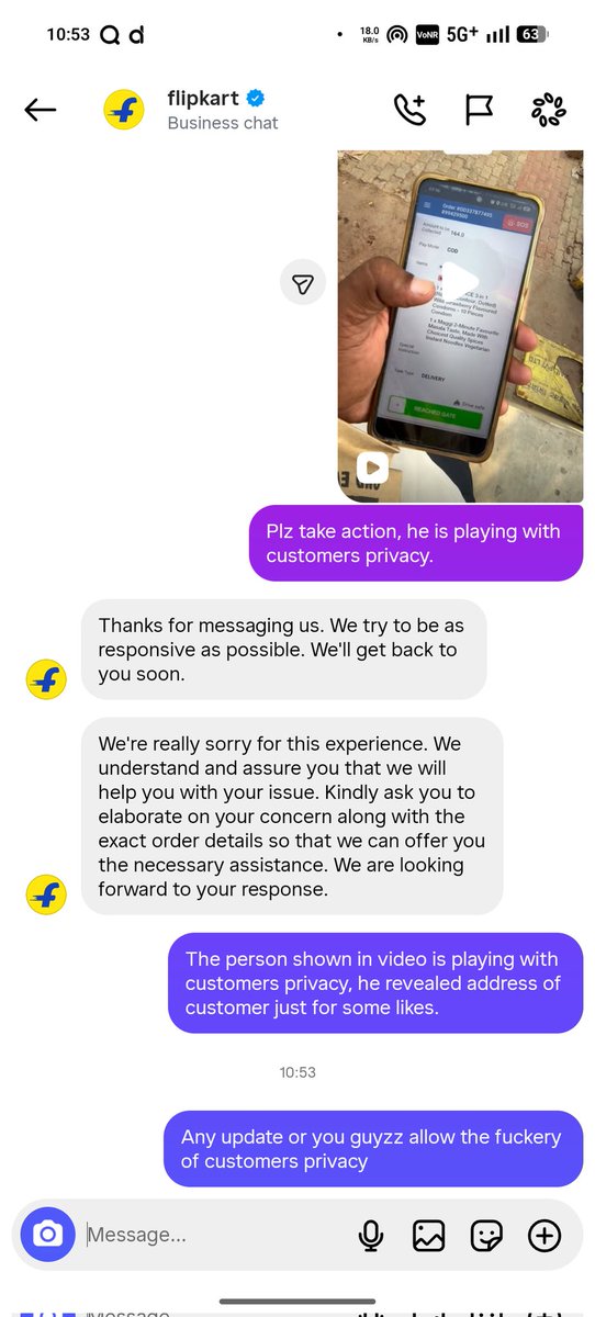 ansariusama218's tweet photo. @flipkartsupport 

Customer privacy was kept on toss just for a few likes and u guyz are ok with it.

There is no action on the delivery person and in another video he has revealed the face of the person also.

No response from ur side since yesterday.

https://t.co/oDKD16Gbby https://t.co/xLEeS9Ofnd