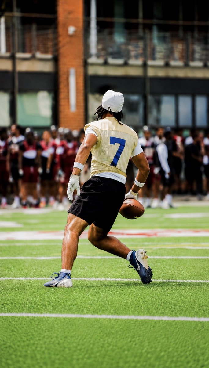 abelzddd's tweet photo. Way to start the 7on7 season at temple university on Friday, looking forward to next games!!

@CoachQuigsUC @CoachRambo1 @CoachKCKeeler @salemcc_ftbal @LIUSharksFB @TerpRecruiting @Coach_Nye55 @TheJuiceOnline @BobbyDeren @JuCoFootballACE @HCCscottieFB @JSZ_Sports https://t.co/Wj9NOnBS7j