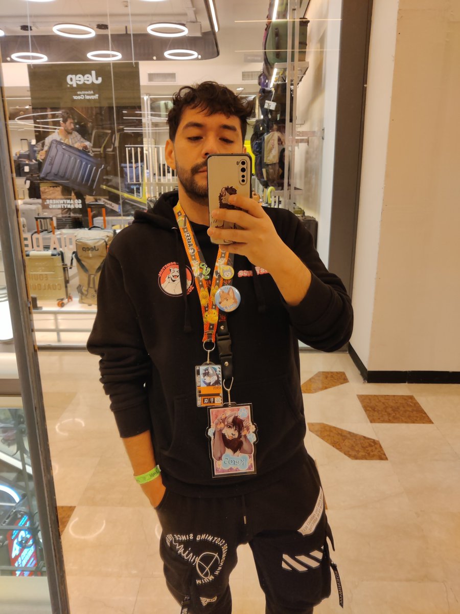 Mike_eAnthony's tweet photo. Y se nos acabo la #ArFF2026 como siempre felicitando a los chicoa de @FurFiesta por el hermoso y esplendido trabajo 💓 saben que los amamos 💓🐺 https://t.co/9I7ovYfhDO