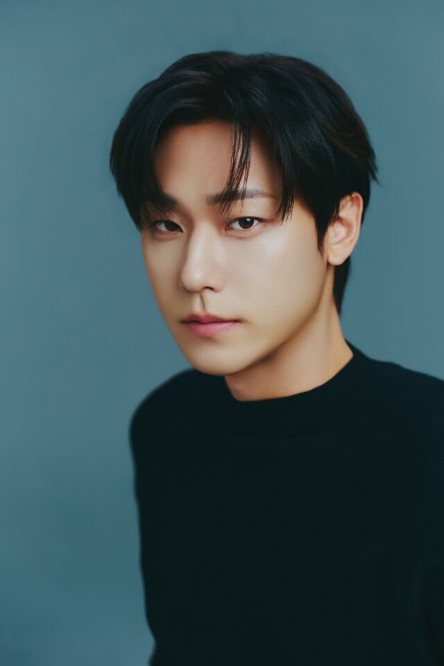 daheeverse's tweet photo. #LEEDOHYUN reportedly to lead new drama <The Destroyer of Destruction>

About a man who worked as a killer in an organized crime for 10 years before being assigned to a police personal protection team, where he protects the victims in his own unique way

https://t.co/ZqyFgHyh8k https://t.co/NqmXOwdEHv