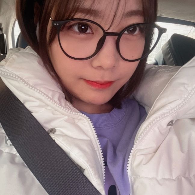 luvmyse1f3's tweet photo. 안경밍 조으다 👓 + 🐹 https://t.co/Ehv48qsEg7