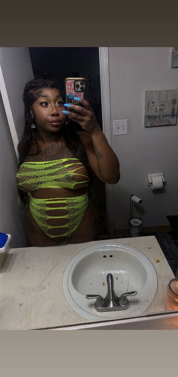 PleasureFreaKe's tweet photo. Just sum attachments for the late night freaks😩😌 https://t.co/tvsT1YGVZP