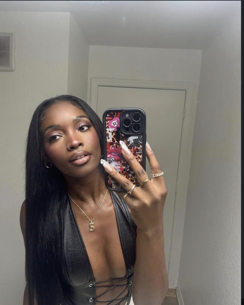 👩🏿‍💻~ is Watching loveisland tweet media