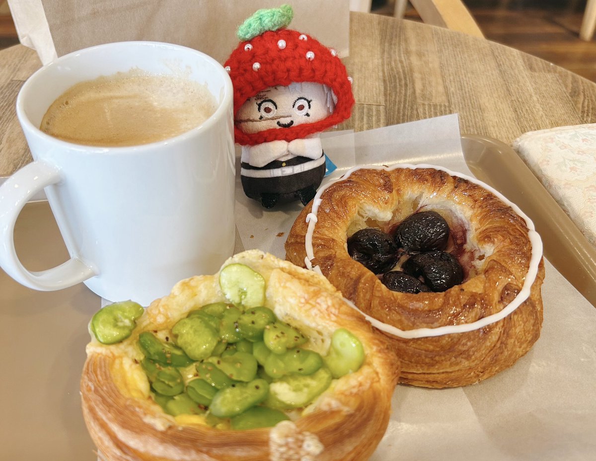 uni_to_us's tweet photo. 全部デニッシュにしちゃったね、ﾐﾁｬ🥐🍓 https://t.co/c5rpHrYw0f