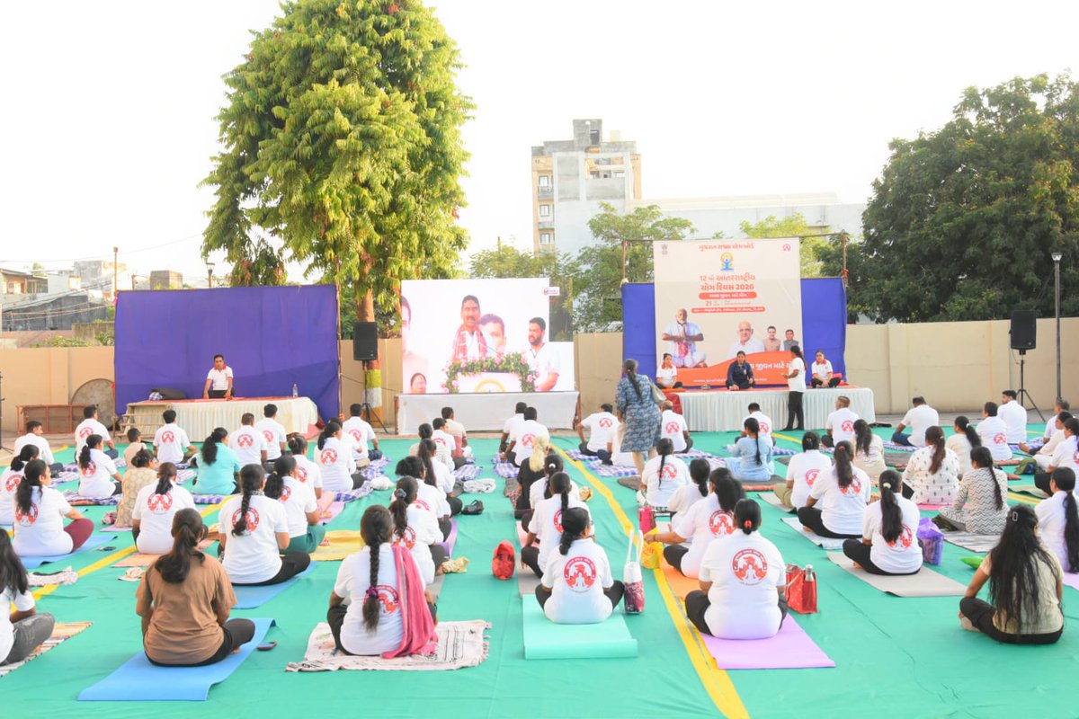 SongadhP's tweet photo. International Yoga Day Celebration By Songadh Nagarpalika 
#yogadiwas2026 https://t.co/4zfc8KE4va