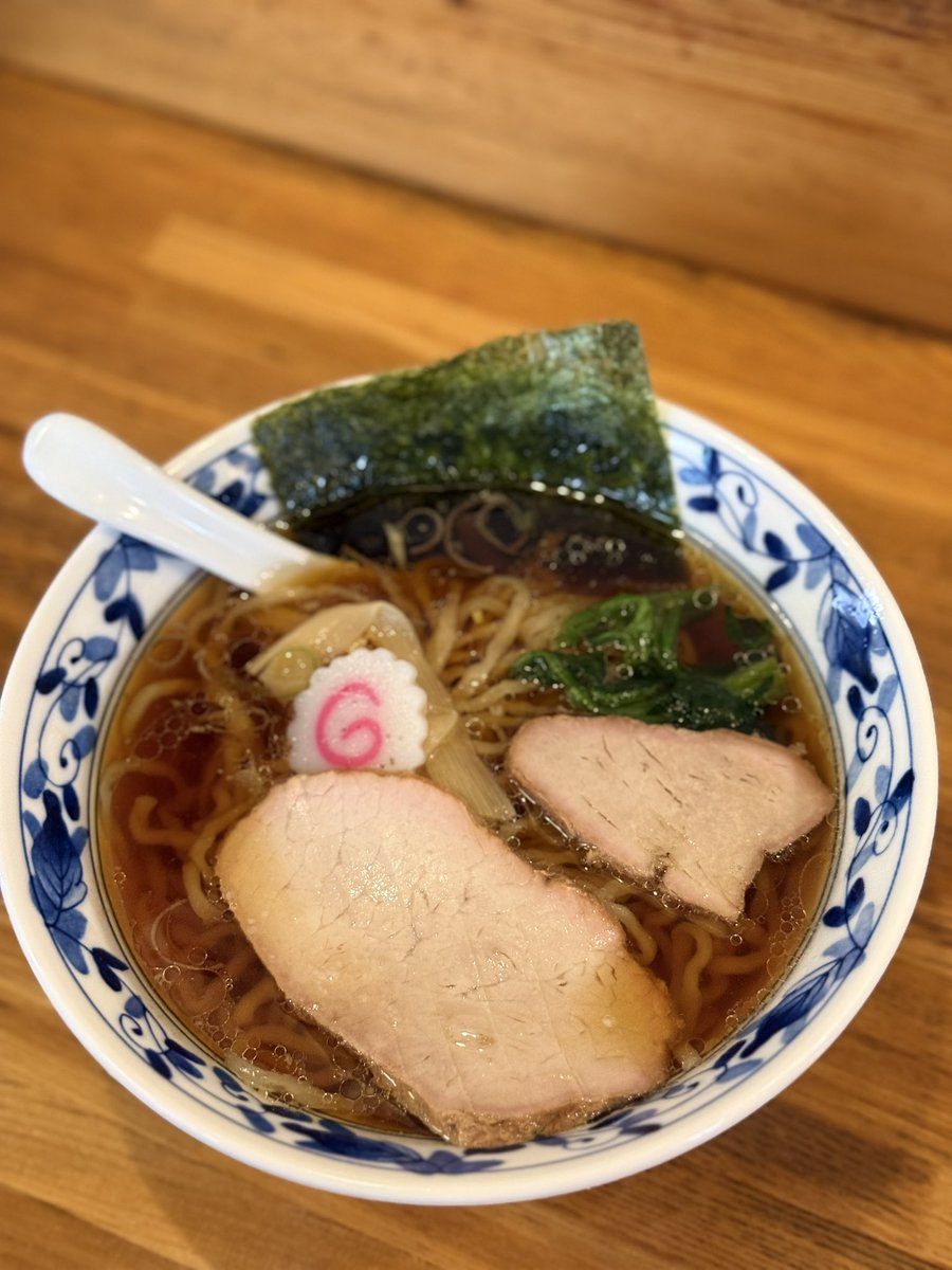 muta4545's tweet photo. 【白河中華そば孫市@西国分寺】
福島県白河市の名店とら食堂系の一杯！
プルモチの手打ち麺と香ばしいチャーシューが特徴
旨い！！ https://t.co/35VwTnNPBY