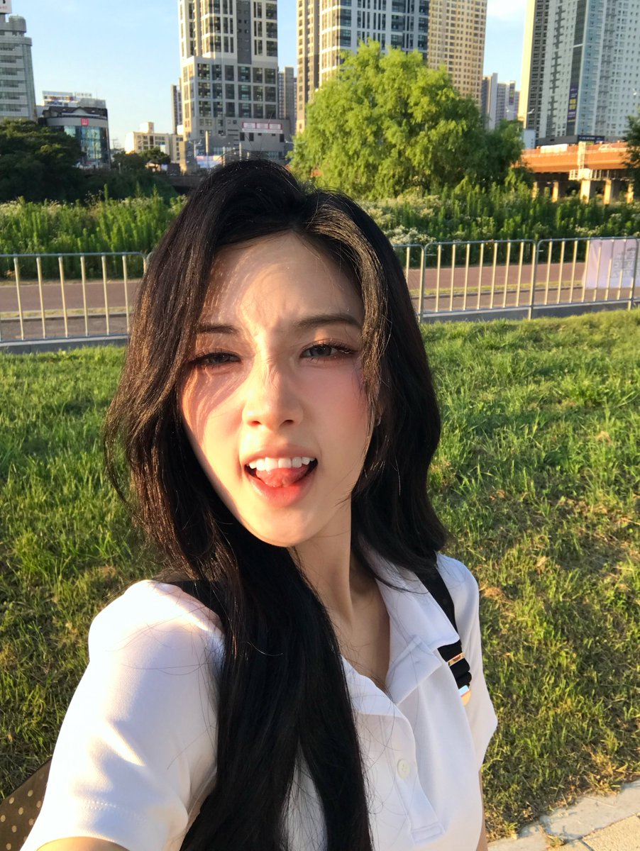 triplescosmos's tweet photo. fallingforyou

#tripleS #트리플에스
#Sullin #설린 https://t.co/hl4F2K4pVy