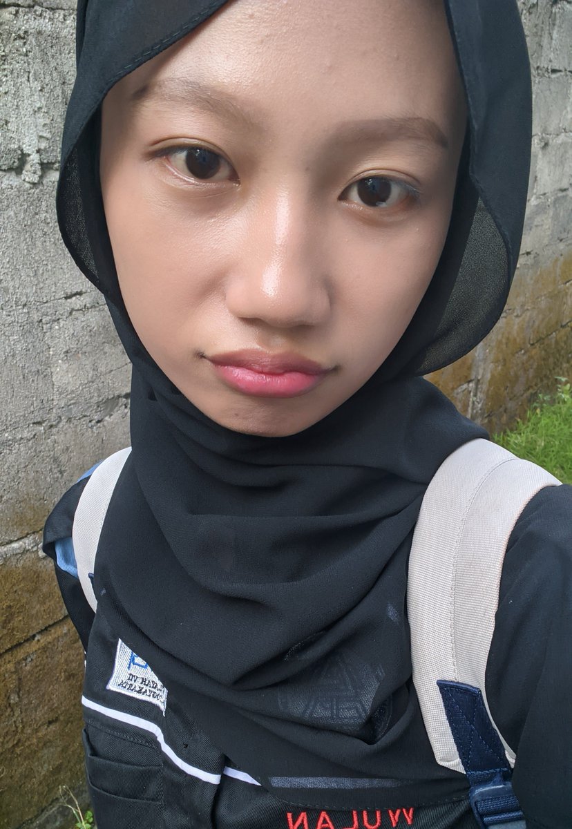 blackdeicy's tweet photo. cewe teknik dengan backpacknya 🎒 https://t.co/kHQ3EBNn0H