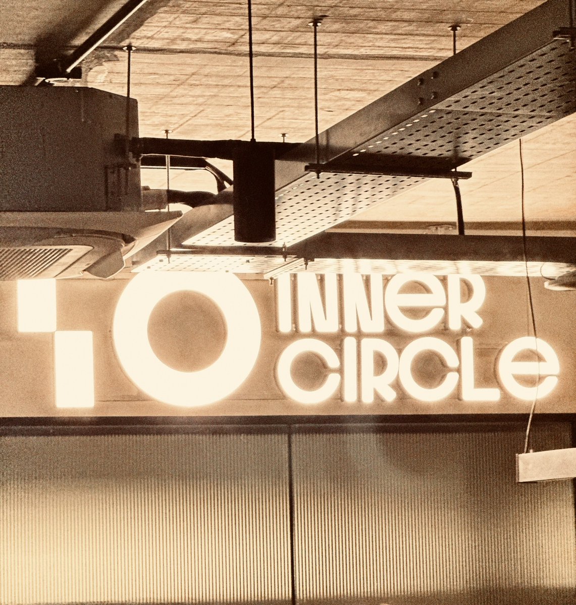 sankalpdomore's tweet photo. Super fun builders gathering &amp; a cool new hacking spot spawned by @innercircle_so 🔥 https://t.co/SE9MW2cXVy