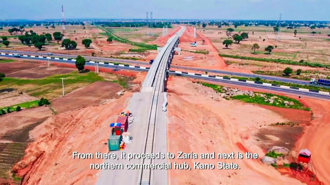 Jiggynonstop_'s tweet photo. Construction progresses advances on the Kaduna 🇳🇬 –Kano 🇳🇬 –Maradi 🇳🇪 Railway Project, moving brick by brick and kilometre by kilometre towards completion.
#TourNigeria #emmanuelcnzenwa #RailwayNews #InfrastructureDevelopment #CityGrowth #Railwayproject #kanocity #northernnigeria #kaduna #Maradi #Nigerrepublic #tourism