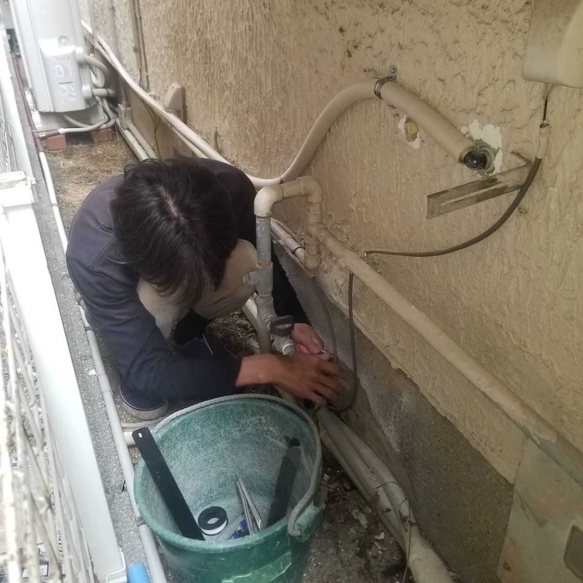 sns74773175's tweet photo. 【漏水修理ご依頼ありがとうございます！】
株式会社幸治郎（コウジロウ）です。
和泉市E様邸にて当社山口が、
電気工事を心を込め施工させていただきました。
『この度はご依頼ありがとうございました！』 https://t.co/gva595flU3