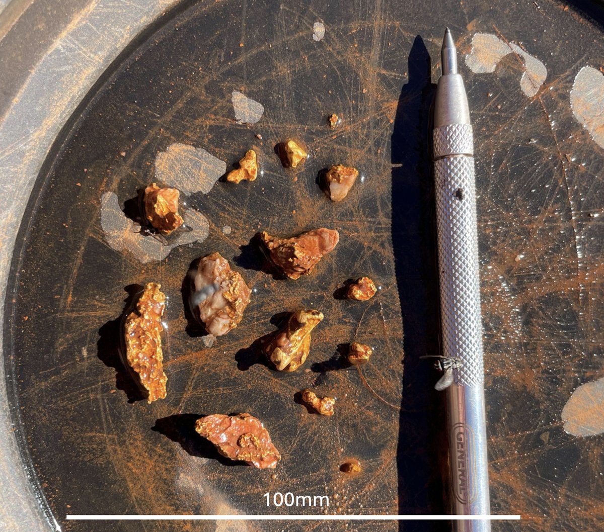 geoexpltd's tweet photo. #GEO announces highly positive initial field findings at the Gorge Project, with three priority prospects confirmed:

📍 Gorge Mine Prospect
📍 401 Prospect
📍 Central Zone Prospect

Key findings include:

🔹 Visible gold observed at the Gorge Mine and 401 Prospects

🔹 Coarse gold observed in areas of known historic activity

🔹 Copper-rich gossan identified at Central Zone

🔹 Mapping highlights favourable structures for gold mineralisation

🔹 Historic hard-rock workings, shafts and costeans confirmed

These findings further support GEO’s view that Gorge has significant exploration potential, with systematic follow-up work now advancing.

Read the full RNS below 👇
https://t.co/kpex0y7uAv

#GorgeProject #Mining #Exploration #Gold #Copper #Australia