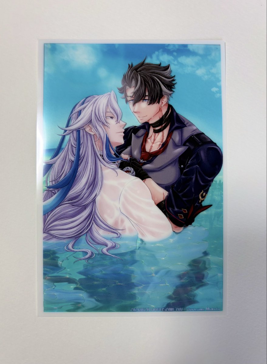chrom_nikkiV2's tweet photo. こちらの新刊につくノベルティのポストカード出来てきました！

透明フィルム素材でとても夏っぽく仕上がったかなと思います☺️
本の内容とは1ミリも関係ないですが！
新刊一冊につき一枚お渡しで無くなり次第終了です〜
2枚目は透過の感じを出したかったけど超曇り空でよくわからなく… https://t.co/zKxrq905Jo