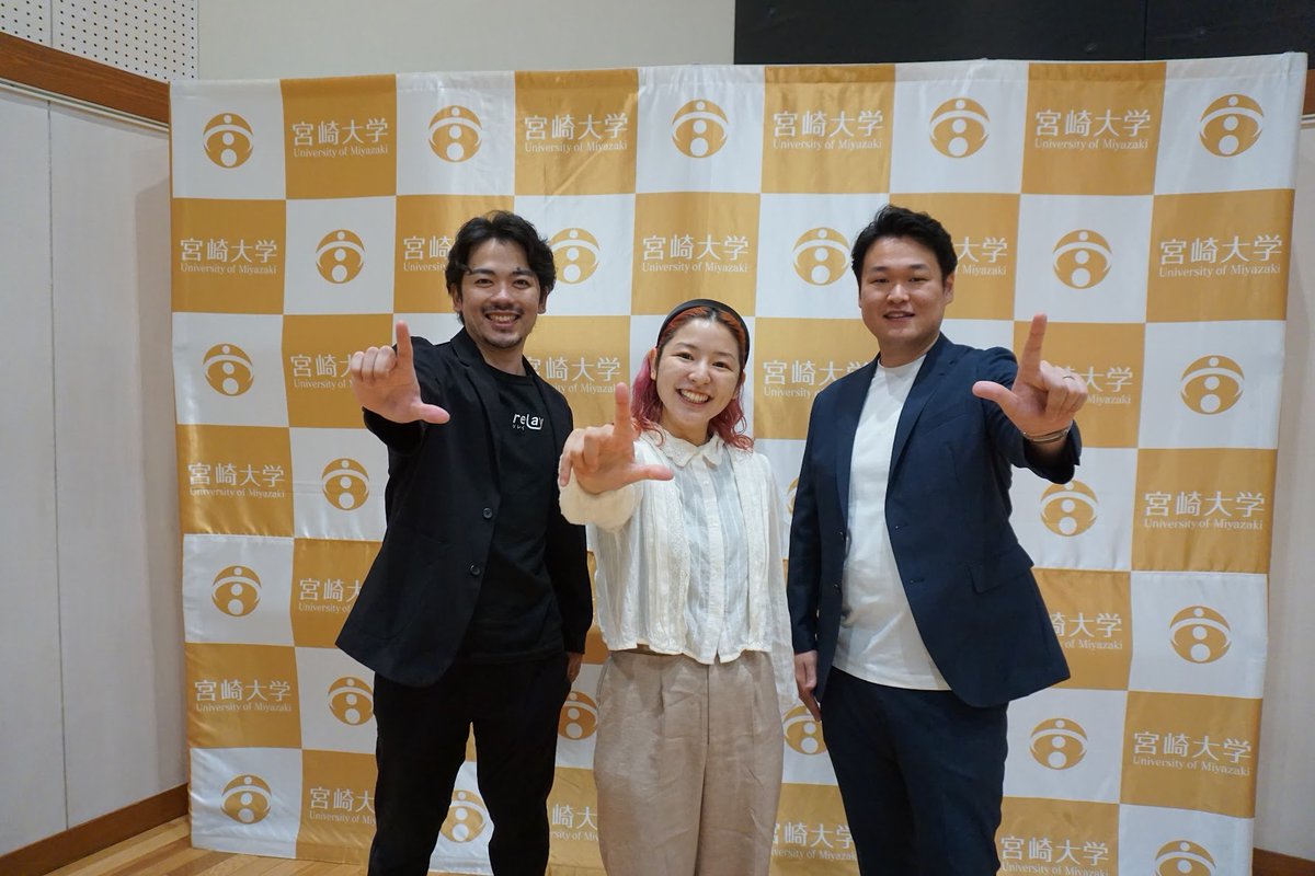 roil_company's tweet photo. 【宮崎のルーキーが集結！🥭学生への講義が大好評でした～����】
宮崎大学の講義に、ROIL出場者が登壇してくれています。迷いや葛藤、失敗も含めた等身大の言葉が、学生たちの心に届いているようです。
24年・25年・26年のファイナリストたちの皆様感謝です🩷 https://t.co/a1xk45CPaM