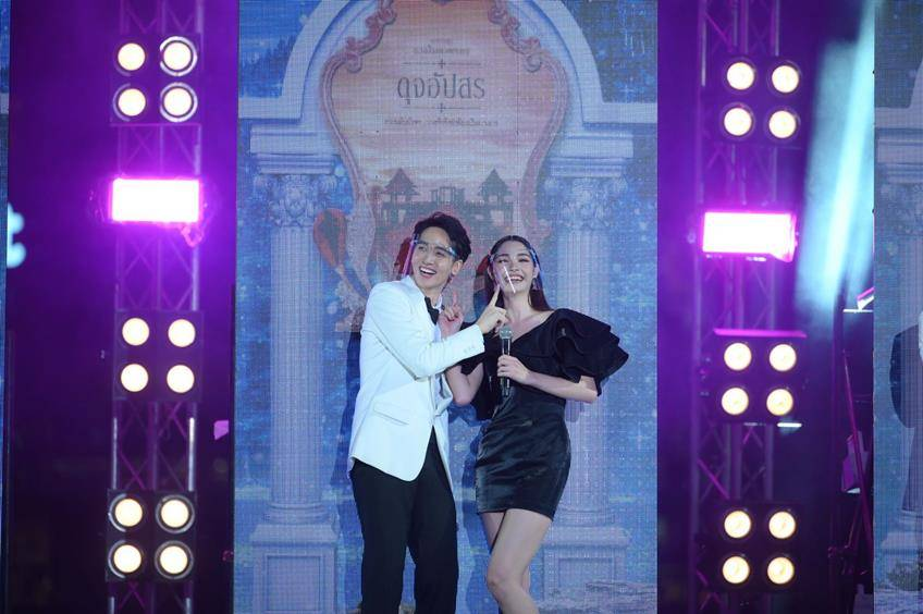 TrendsForPM22's tweet photo. นี่คือคนที่เพิ่งเคยเจอกันเหรอคะพี่จ๋า 🤭

TWO YEARS OF DUJUPSORN

#2ปีดุจอัปสรที่รัก https://t.co/BiiGpJXoKY