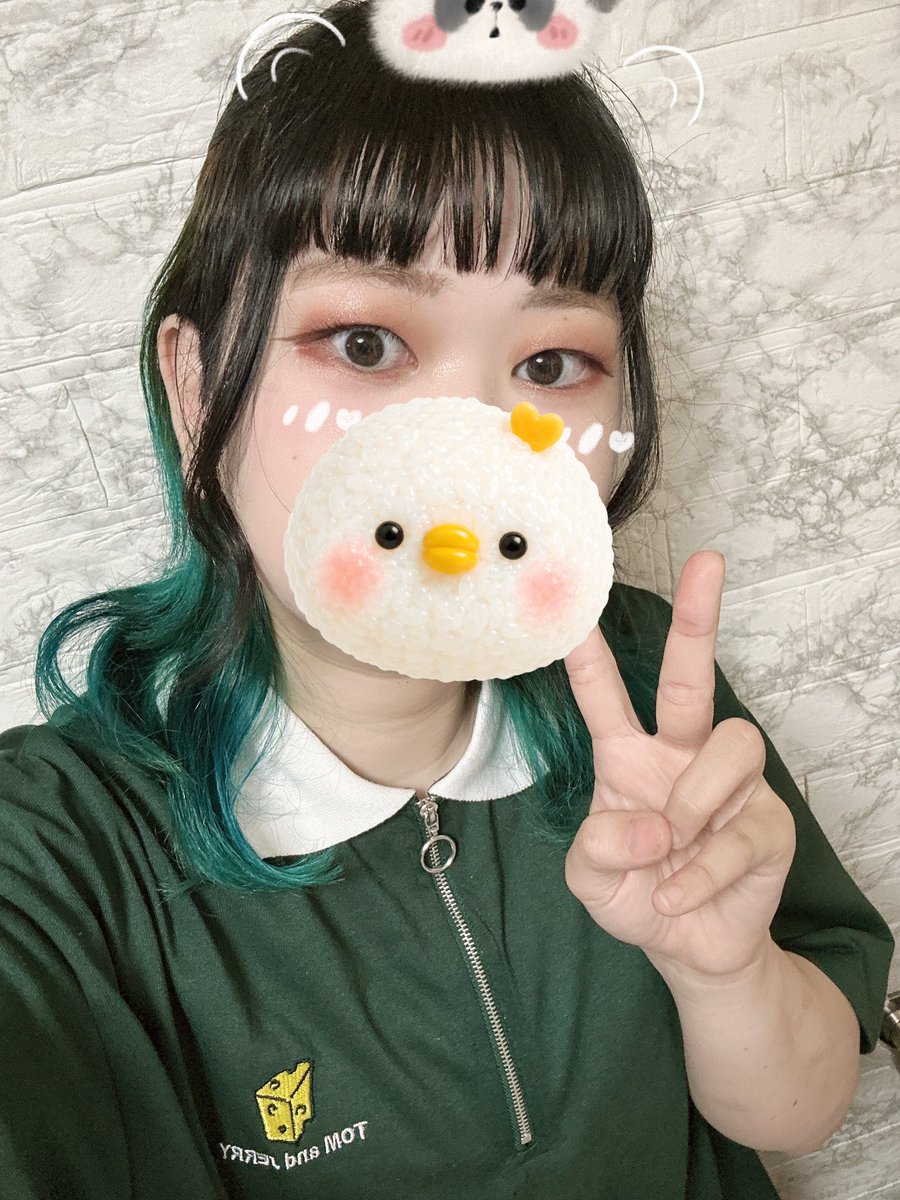 rinea0918's tweet photo. 久しぶりにメイクしてお母さんとちょいとお出けけしてくる〜
いつ見ても髪色綺麗でニコニコです☺️ https://t.co/YAicDmBNor