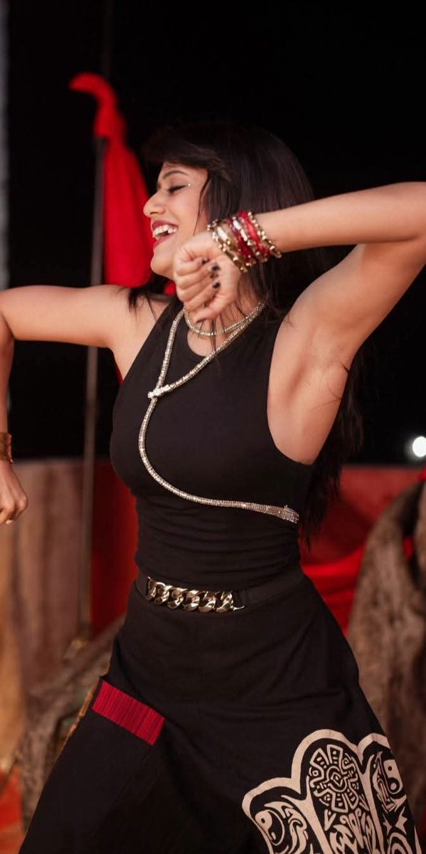 Kumar_0305's tweet photo. Dancer Divyadharshini ❤️😋 https://t.co/Mi5BKOqIdf
