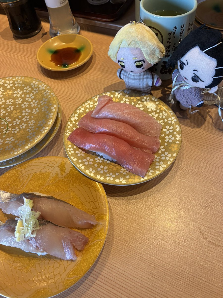 zoonnuinui's tweet photo. おしゅし！
【学び】うには、まるごとより　寿司になってた方がおいしい。うにには海苔が合う。スプーンですくって食べると中のじゃりじゃりも一緒にすくってしまって食べにくい。ウニのプロは違うのかも知れないけど https://t.co/K76rKX6u51