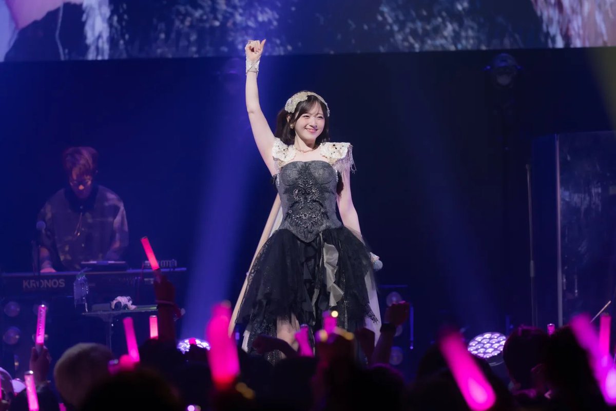 mcz_orz's tweet photo. 鈴木愛理、初の台北ソロ公演で21曲を熱唱　夜市巡りや台湾グルメも満喫 
https://t.co/AHEG1Gb08G
1ブロック目の衣装画像ありがたい。し、やっぱ緊張しまくってたので、全然覚えてなかったわwww https://t.co/oFl2kfl69X