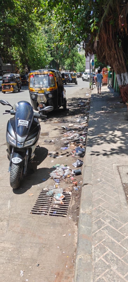 dunstangon's tweet photo. @mybmc look at the state of Pali naka
Garbage all around https://t.co/dxZ5OXIMwB