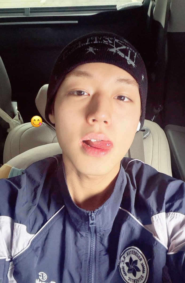 99cherish_'s tweet photo. @트친들
지훈이 인스스...😻 https://t.co/t0AIpvCqt8