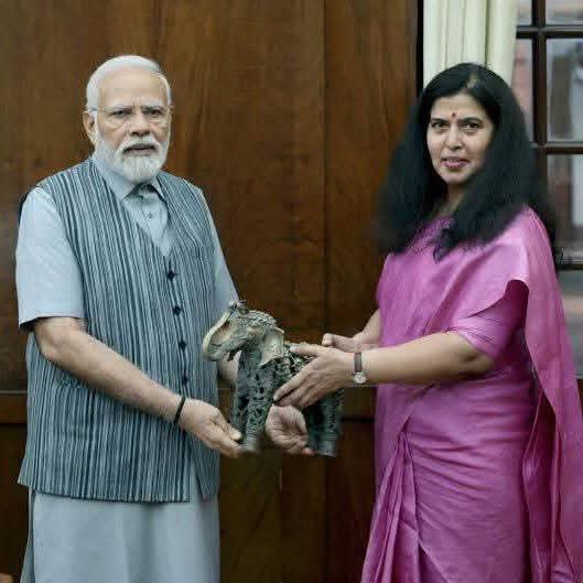 SanaMeitram's tweet photo. Happy birthday madam @SarojPandeyBJP ji. Many happy returns of the day. #Pranam 🙏🙏🙏🙏🙏 @BJP4India @CharuPragya https://t.co/Z8BAR9XXih
