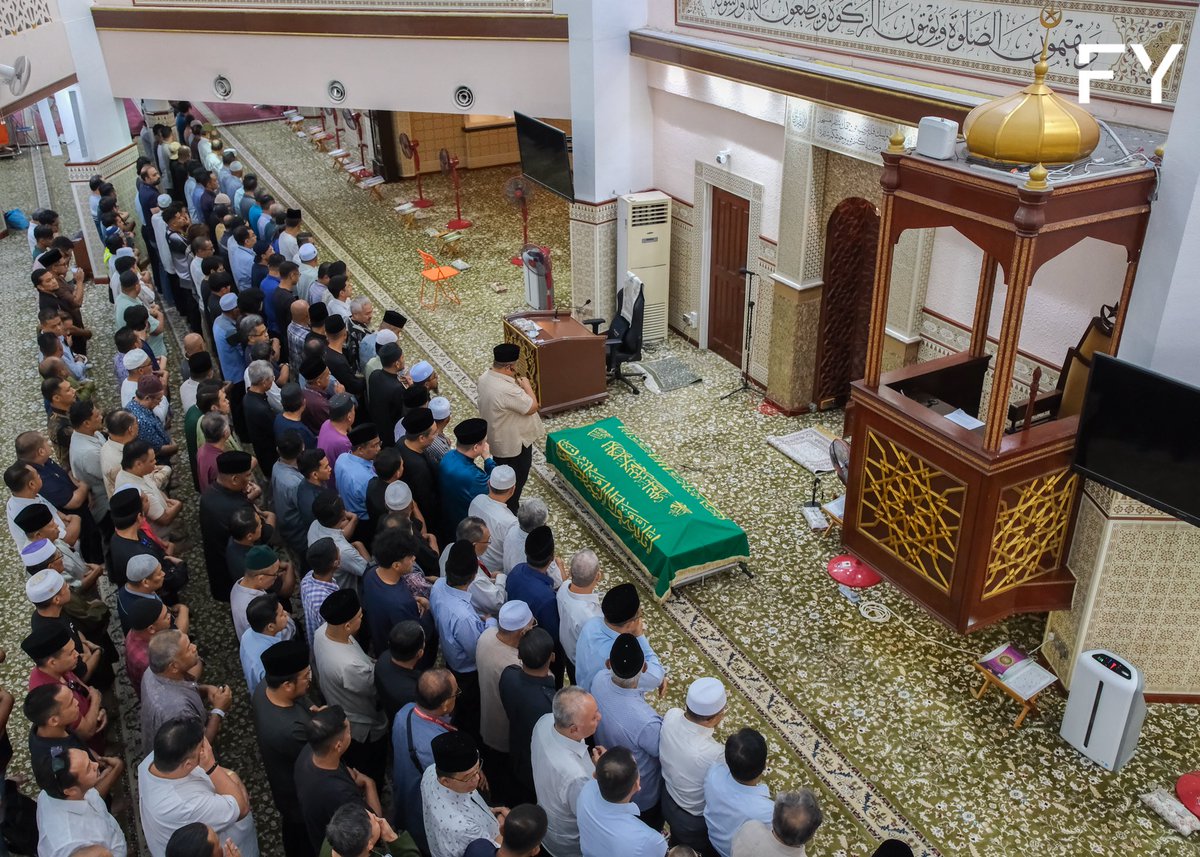 PetraJayaMP's tweet photo. Kuala Lumpur | 22 Jun 2026 | Isnin

إِنَّا لِلّهِ وَإِنَّـا إِلَيْهِ رَاجِعونَ

Menziarahi serta solat jenazah untuk Allahyarham Dato’ Suffian bin Othman, suami kepada Datuk Halimah Mohamed Sadique, di Masjid Saidina Omar Al-Khattab, Jalan Setiabudi, Bukit Damansara, hari ini tadi.

Salam takziah saya kepada Datuk Halimah dan seluruh ahli keluarga atas pemergian Allahyarham. Semoga mereka diberikan kekuatan dan ketabahan dalam menghadapi ujian ini.

Ya Allah Ya Tuhanku ampunilah dia, rahmatilah dia, maafkanlah dia, muliakanlah pemergiannya, lapangkanlah kuburnya, jadikanlah Syurga sebagai ganti tempat tinggalnya dan berilah kesabaran kepada ahli keluarganya. Semoga Allahyarham di tempatkan dalam kalangan orang-orang yang beriman serta mendapat keredhaanMu

Al-Fatihah

بِسْمِ ٱللَّهِ ٱلرَّحْمَـنِ ٱلرَّحِيم
ٱلْحَمْدُ لِلَّهِ رَبِّ ٱلْعَـلَمِين۞ ٱلرَّحْمَـنِ ٱلرَّحِيم۞
مَـلِكِ يَوْمِ ٱلدِّين۞إِيَّاكَ نَعْبُدُ وَإِيَّاكَ نَسْتَعِينُ۞ ٱهْدِنَا ٱلصِّرَطَ ٱلْمُسْتَقِيمَ۞صِرَطَ ٱلَّذِينَ أَنْعَمْتَ عَلَيْهِمْ۞ غَيْرِ ٱلْمَغْضُوبِ عَلَيْهِمْ وَلاَ ٱلضَّاۤلِّينَ۞
آمــــــــــــــــــينَُ يَا رَبَّ