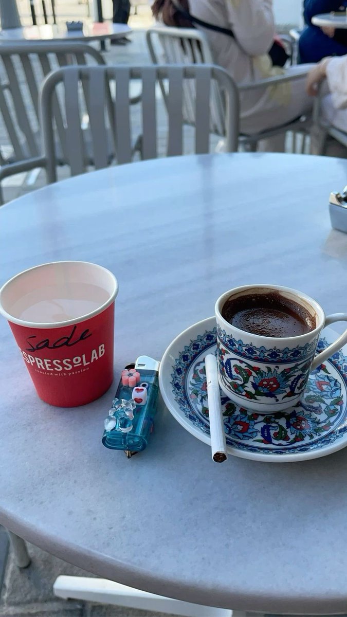 anyeleyna's tweet photo. turkish coffee yani Türkiye kahvesi 
günayydıınnn ☕️💃🏽🌞 https://t.co/Kom1zfqfOx
