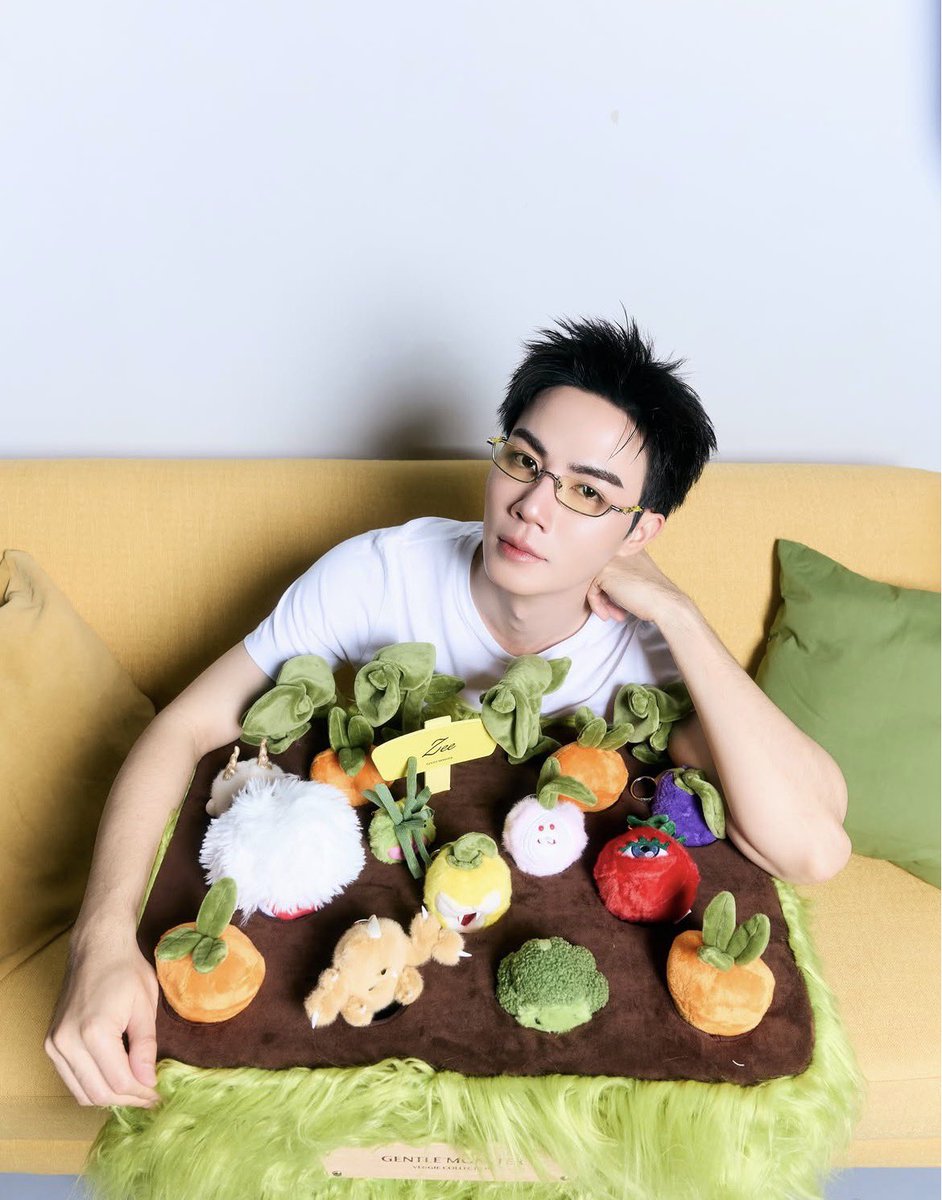 ununishappyy's tweet photo. พี่ซีกับ gentlemonster หล่อมากกกก

#GENTLEMONSTER2026
♡ #ZeePruk @zee_pruk  ♡ https://t.co/8kLV8V4ODg