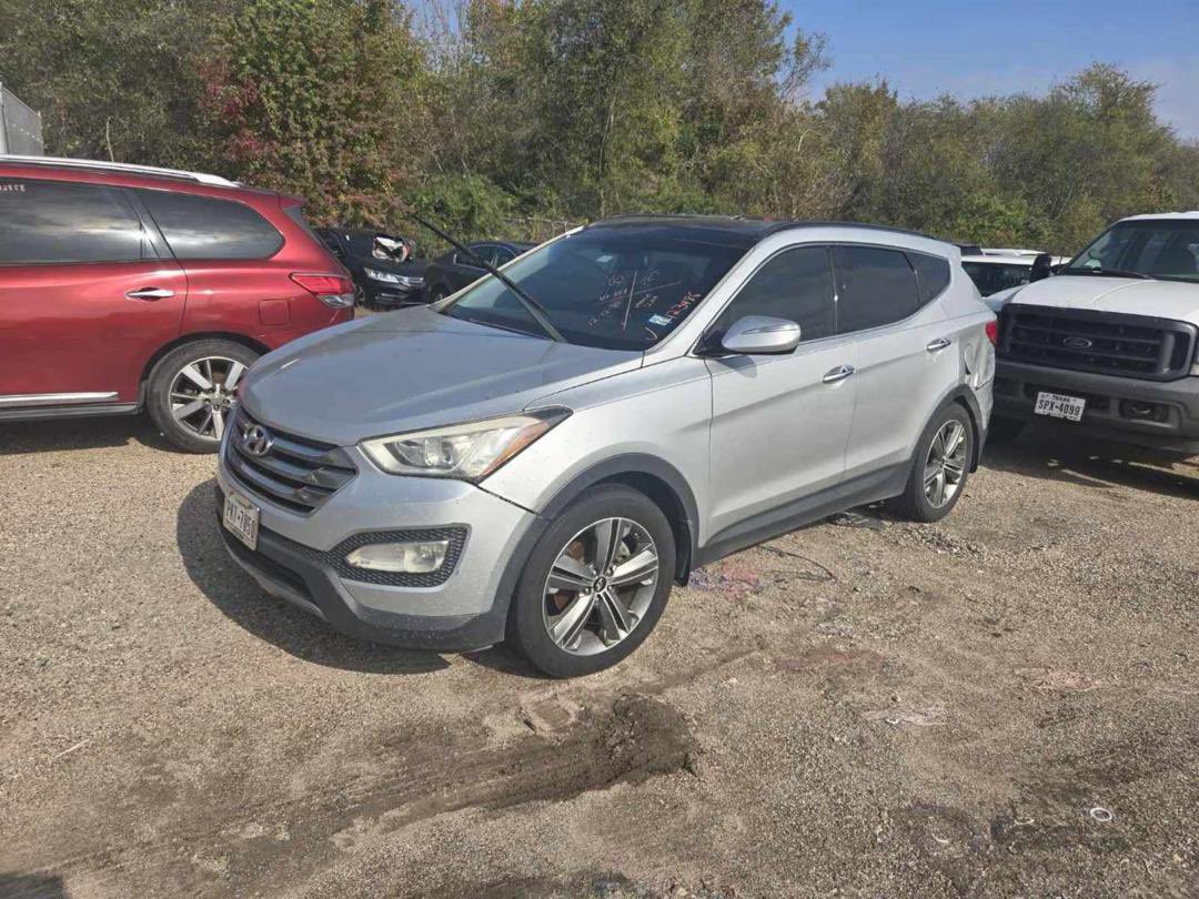 JimmyAnimashaun's tweet photo. 2014 Hyundai SantaFe Sport 2.0T bid won. Shipping to Nigeria soon 🔜. 🇺🇸✈️🇳🇬. 

Don't forget to bid on your next car through us! We handle the process from bidding to your doorstep in 6Weeks. https://t.co/Xa7iUSmM4y