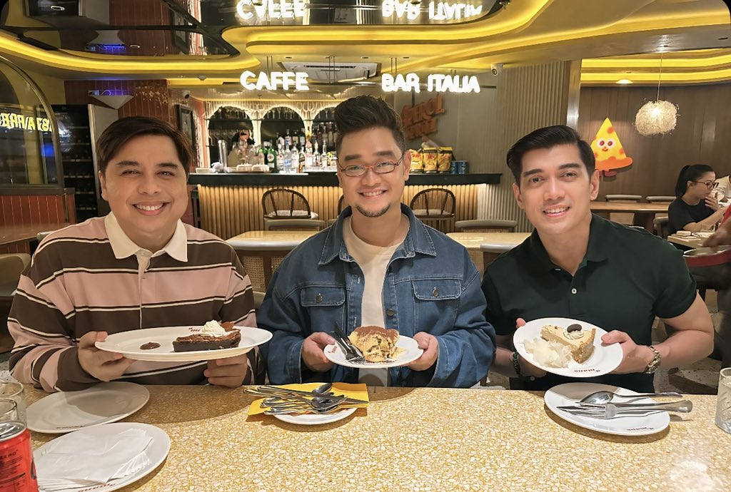 mrfu_mayganon's tweet photo. happy father's day from your papas! papas?! (with matching june celebrators kineme) @adrianayalin @jovefrancisco @harold_geronimo #wooblypan #amano #edsangrila #tagabulabogngbuonguniverse #mayganon https://t.co/VIK7WeCxOR