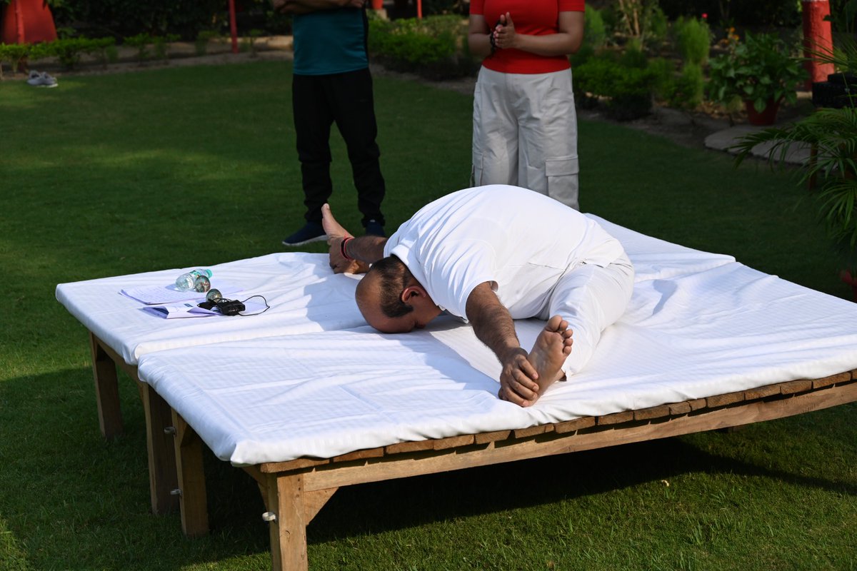 KCGoswami1's tweet photo. On the occasion of 12th international yoga day at Intelligence HQ , Lucknow https://t.co/AHCNfii9Q6