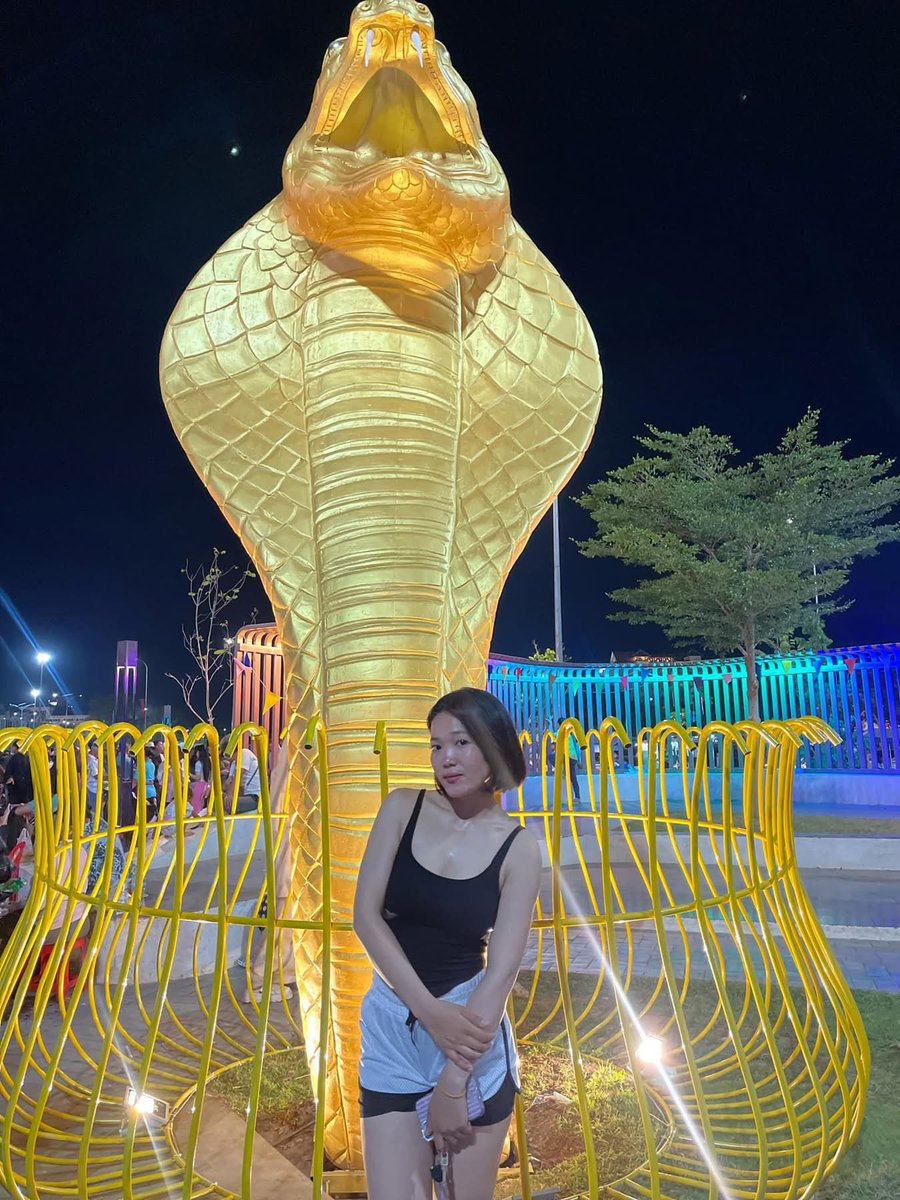 Sasachb0's tweet photo. ស្រលាញ់ក្តធំៗ😂😂
@FF1EXO2k1Leak 
@LinnaChay https://t.co/gePCmXGCmI