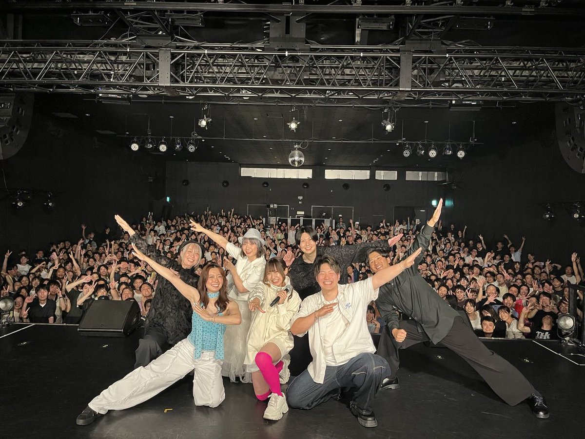 pokekara_jp's tweet photo. THE ERA 2026.6.20 
vol.20YOKOHAMA 1000CLUB　ありがとうございました🐥

ポケカラからは昼の部、夜の部と合計13名のライバーが出演🎙️ 素晴らしいパフォーマンスで会場を沸かせてくれました📷 今回の集合写真はステージ上からの景色もお裾分け…✨
ここで歌うのは最高の体験ですよ〜👀THE ERAの皆様、来場者の皆様、会場のスタッフの皆様今回もお世話になりました。最高の空間をありがとうございました！

そして！次にこのステージに立つのはあなたかも‥？
次回もお楽しみに！
#ポケカラ #THEERA