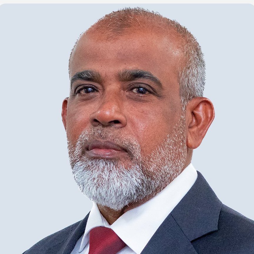 HKurusee's tweet photo. Update

It’s through these corrupt IT contracts and the commissions paid to HDC MD Zuhair that IT Head Zaidh rose to become one of Zuhair’s favourites. Zuhair receives a guaranteed share from every corrupt deal Zaidh executes. https://t.co/b8mDMXBpsX