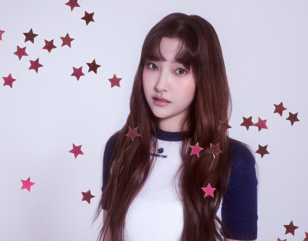 AtHeartHQ_'s tweet photo. AURORA has been added as an official artist to AtHeart’s fromm messages!

♡ Message her here : https://t.co/YbJuljS2gQ

#AtHeart #앳하트 #SayIt https://t.co/XmSQaWJPDU
