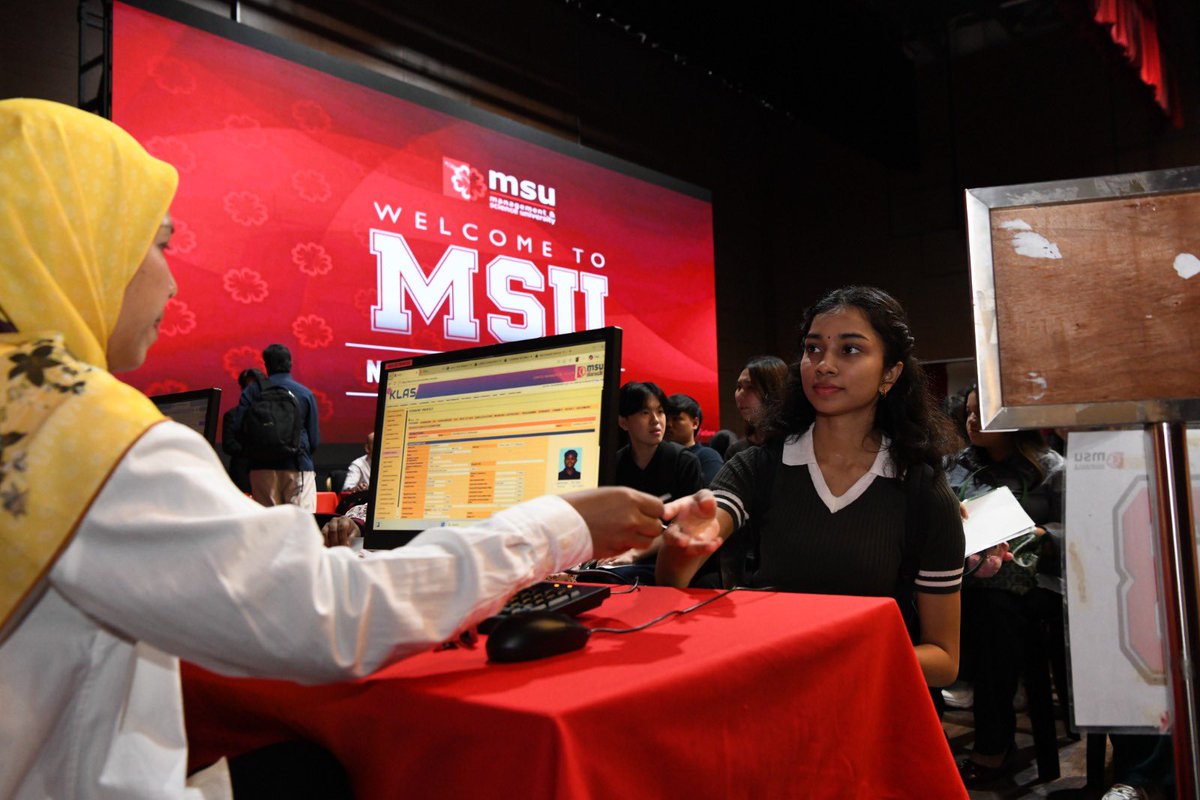MSUmalaysia's tweet photo. ✨ Welcome, New #MSUrians! ✨

Today marks the beginning of an exciting new chapter for our newest students as they embark on their journey at #MSUmalaysia.

Wishing you a smooth transition, memorable experiences, and a rewarding university life ahead! 🎓📚 https://t.co/2hI9IxAXDC