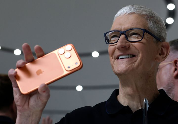 Veridact's tweet photo. iOS 27 is coming. Siri gets smarter. But EU users will have to wait.
https://t.co/M45SvcZAMK

#Apple #iOS27 #AI #AppleIntelligence #Siri #EU #DigitalMarketsAct #iPhone #TechNews #WWDC #SoftwareUpdate #AIFeatures #AppleEcosystem https://t.co/4EGunwFpTe