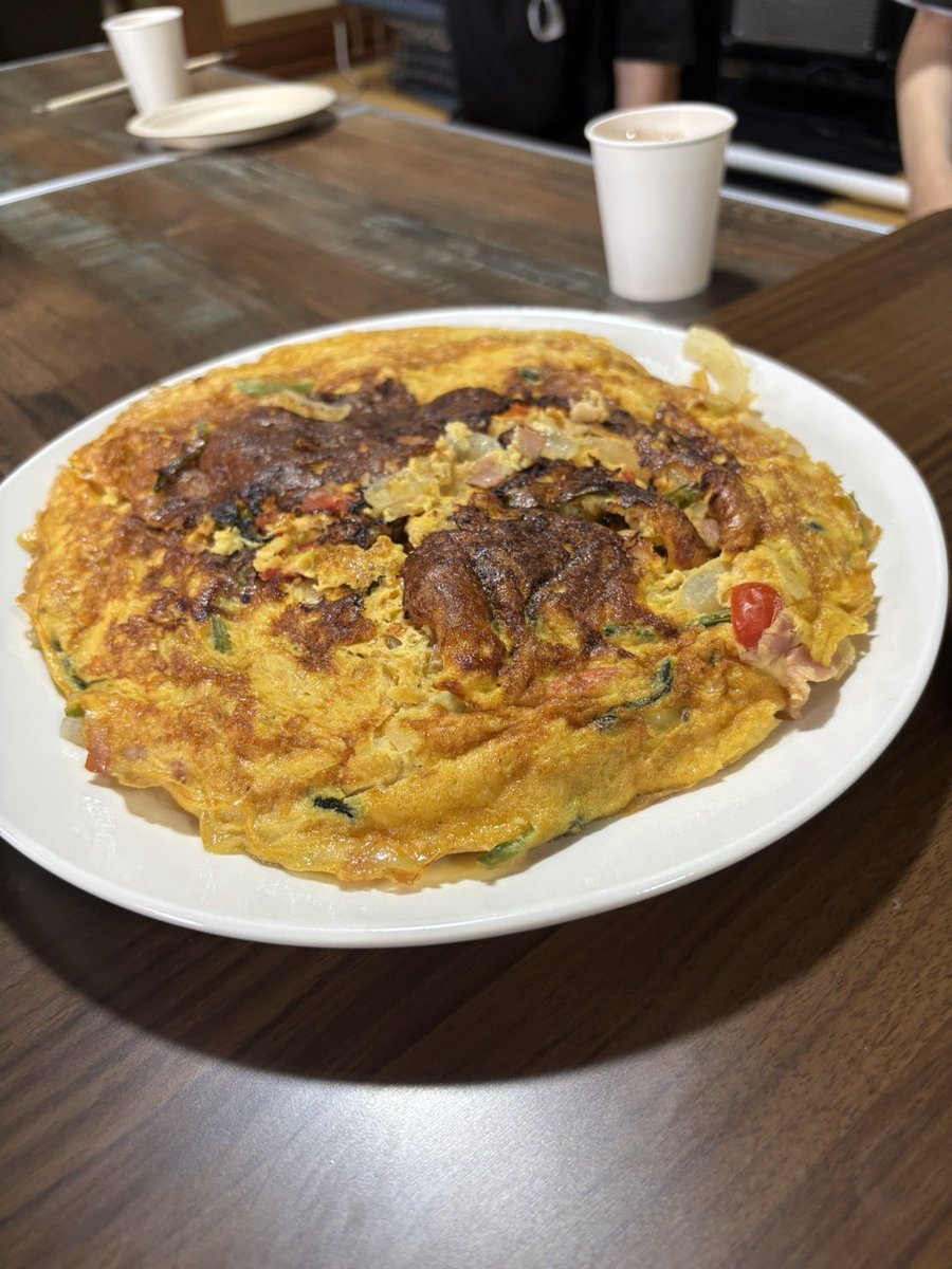 tomidaicook's tweet photo. 昨日は6月2回目の活動でした✨

テーマは🥚卵料理🥚

1年生はプリン、スパニッシュオムレツを作り、上級生は炒飯やドリア、トマトパスタを作りました🧑‍🍳

どれもとても美味しかったです🎵 https://t.co/m2KearkbyF