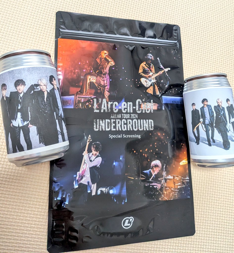 js19950720's tweet photo. ユナイテッドシネマでL'Arc～en～Cielグッズゲットヽ(=´▽`=)ﾉ
上映会は行けないけど、入手出来て良かった https://t.co/xT7Zsuyk2R