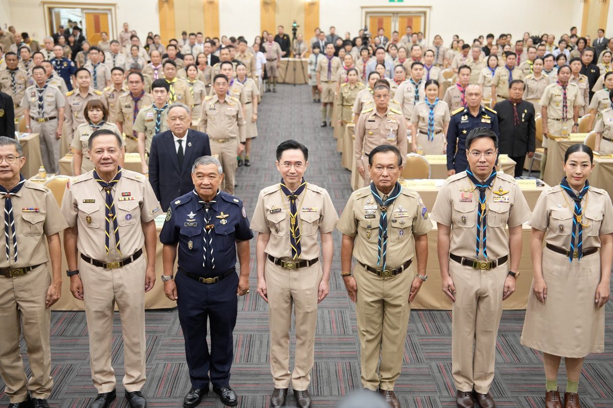 NutcharSlachaw's tweet photo. ศ.ดร.ยศชนัน พร้อม คุณกอล์ฟ อัครนันท์ รมช.กระทรวงศึกษา เปิดประชุมสภาลูกเสือไทยปี 69 ชู 3 หลักคิดปั้นเยาวชนจิตอาสาสู่พลเมืองดีของชาติ 🇹🇭 
.
แบบแผนการพัฒนายกระดับตั้งแต่เยาว์ 💪❤️

#ยศชนันวงศ์สวัสดิ์
#กอล์ฟอัครนันท์
#พรรคเพื่อไทย
#สีดาอัญ https://t.co/OHajfI4GEK