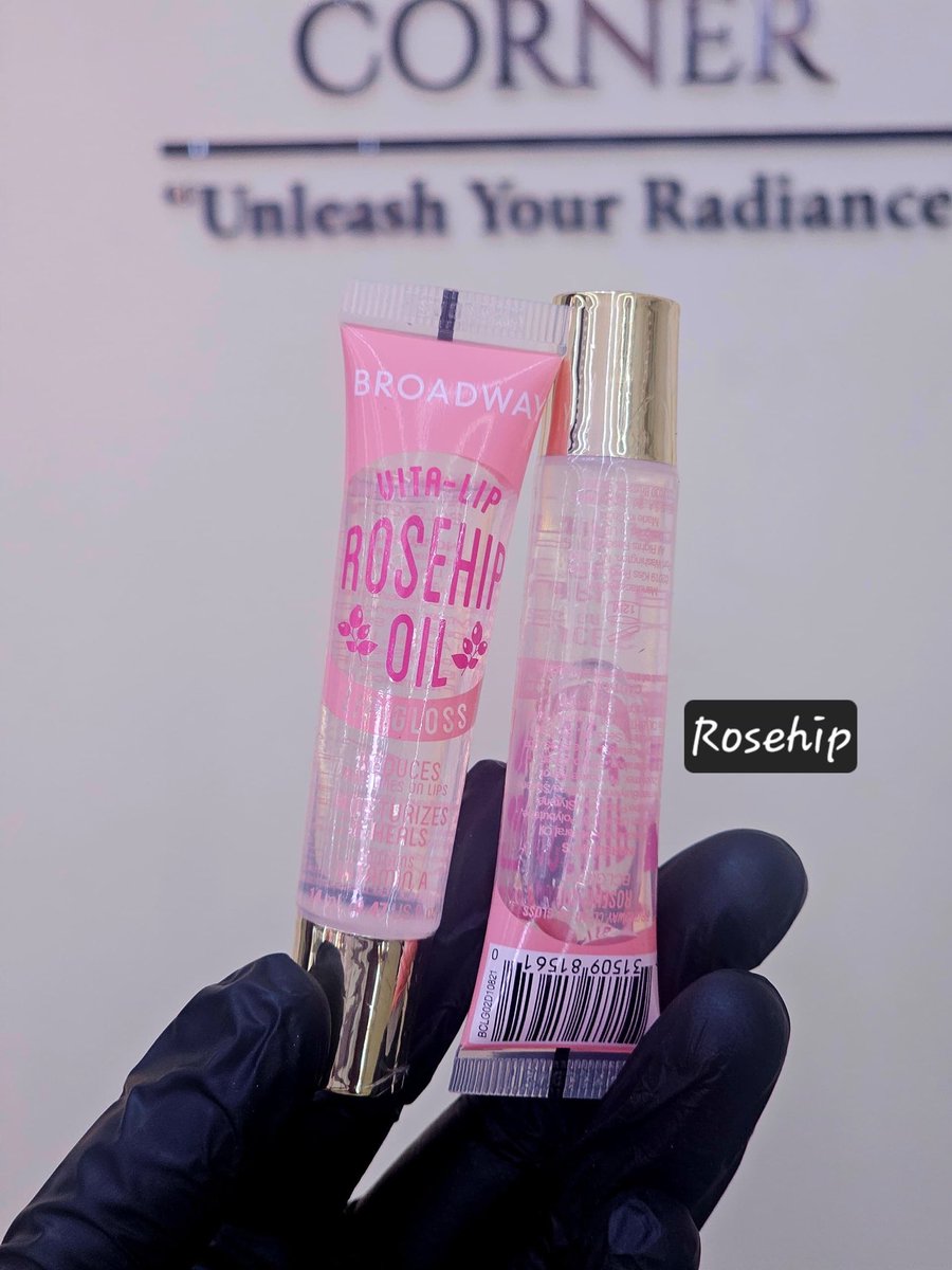 CleopatraNyanzi's tweet photo. These colourless lip glosses from broad way are restocked @ValourBeauty Ntinda OPP Capital shoppers 
Ugx 15000 each 
0781159107 https://t.co/1J2ZqKnOcw