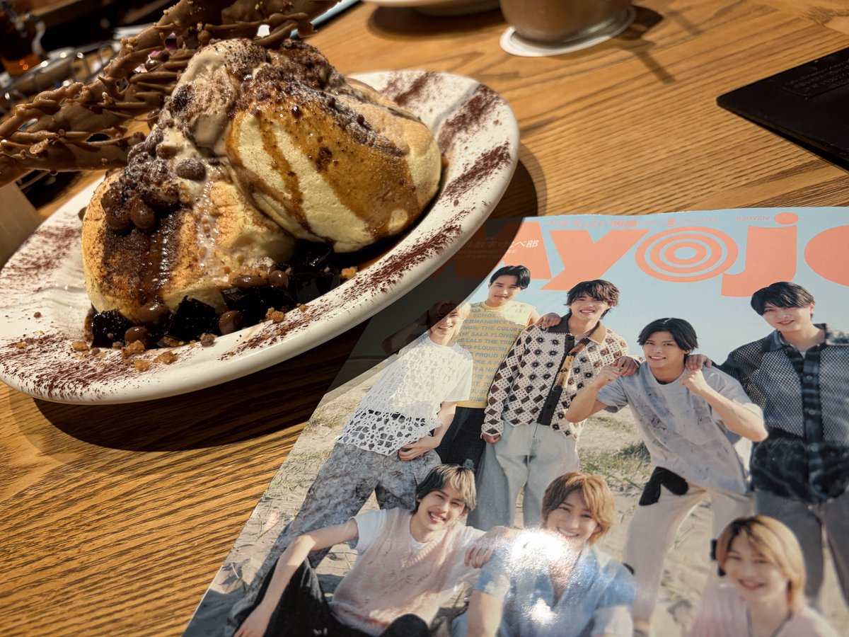 NewStar2005Show's tweet photo. 渋谷ですMyojo買ってパンケーキ食べて幸せ溢れて来た！
予約した雑誌はまだ配達中だった…
やっぱり表紙嬉しい😆 https://t.co/gl7lTh6ZXX