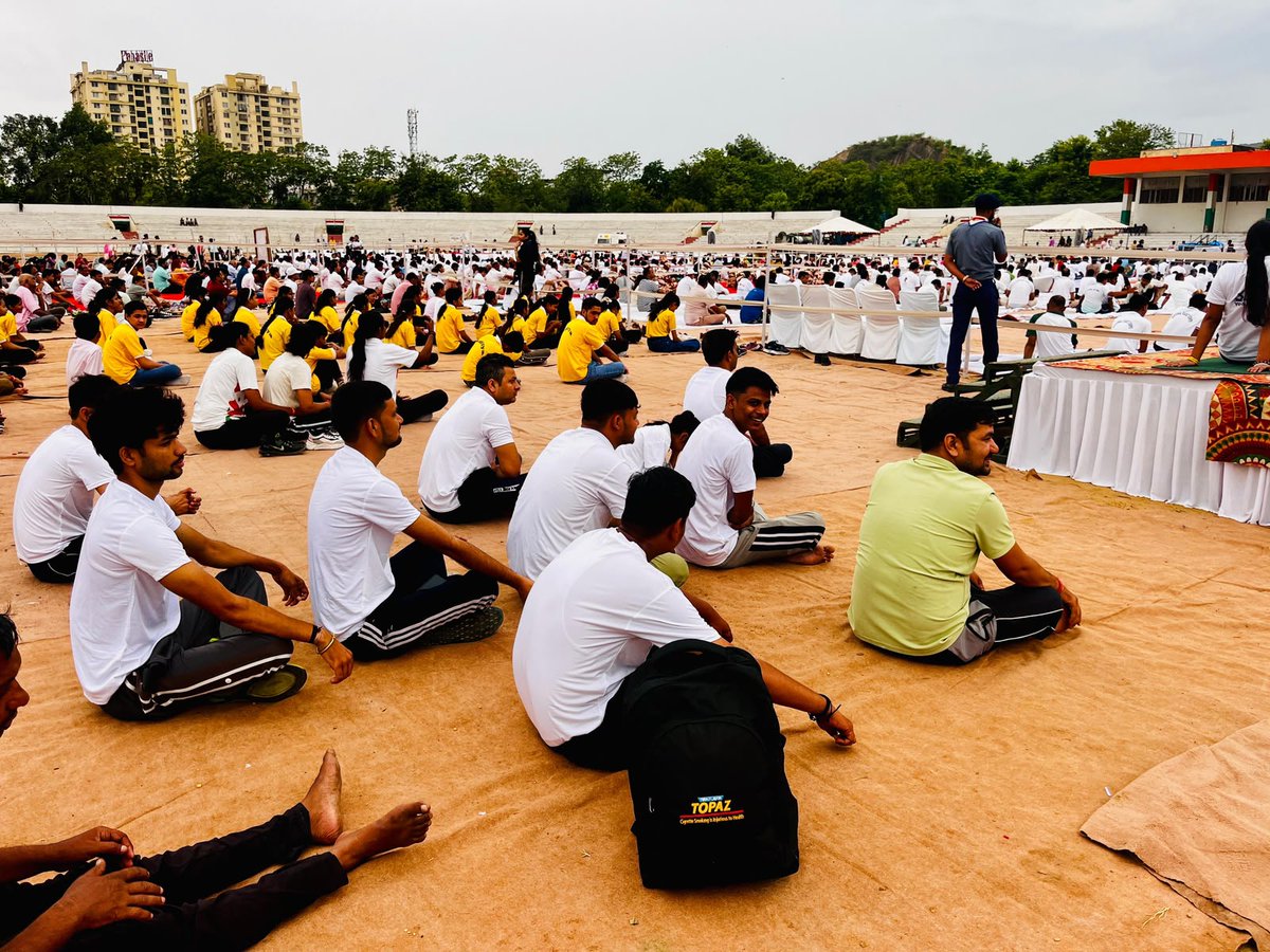 YuvaAlwar's tweet photo. International Yoga day 2026 under theme of "Yoga for healthy ageing"  celebrated at Indira Gandhi stadium by MYB Alwar in cordination with district administration.
#InternationalYogaDay 
#mybharat
@MYBharatHQ @YASMinistry @RajasthanNyks @OfficeOf_MM https://t.co/JQyuGOEFnr