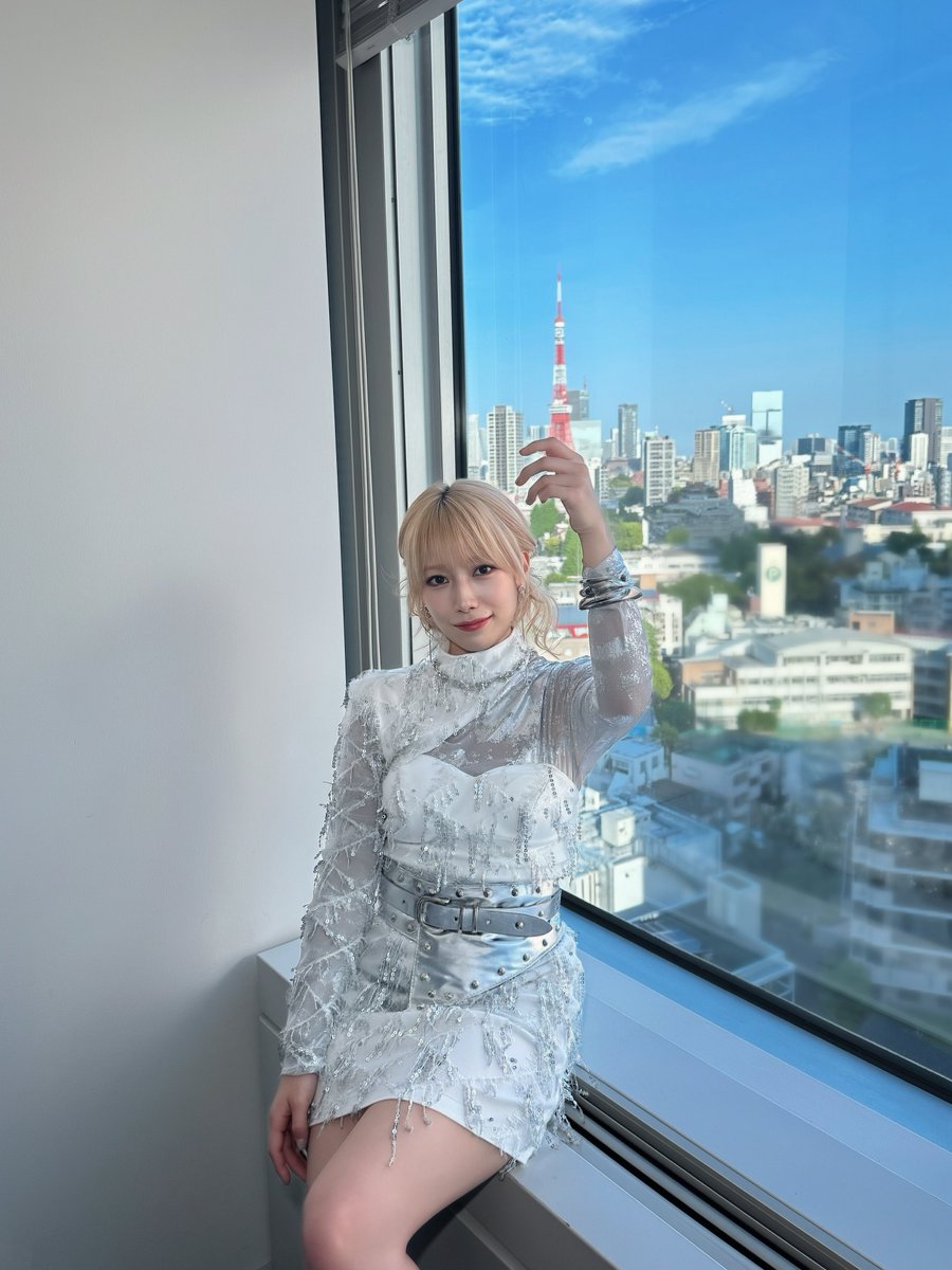 sasakirico's tweet photo. 本日、佐々木李子としてデビュー10周年を迎えました🎊

今も変わらず活動を続けられているのは、出逢ってくださった皆様のおかげです。本当に本当に、ありがとうございます!!
辿り着いた場所だけでなく、迷った日も立ち止まった日も、それでも進み続けた道のり全てに意味がありました。

これからも一緒に歩んでくれたら嬉しいな👣
#りこのトリコ