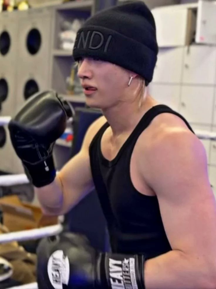 haraalvi's tweet photo. Would you be willing to get punched if he were the one doing it? https://t.co/AbQrrFJTz1